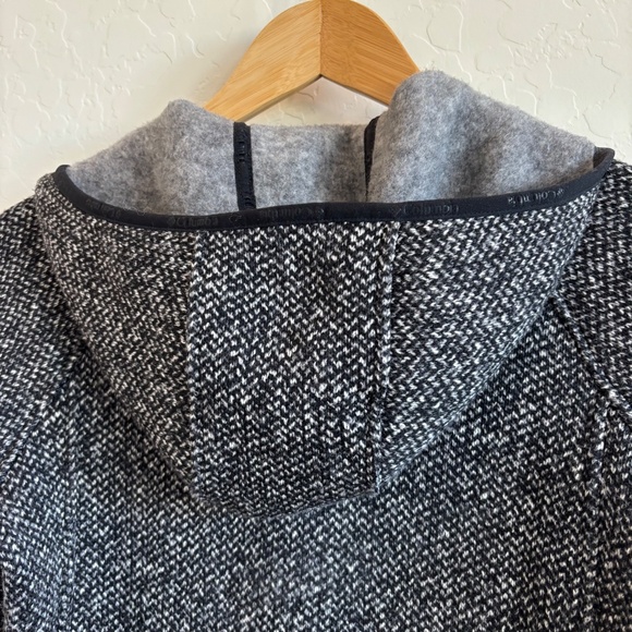 Columbia fleece jacket , Size Small , black&white, outdoor , hiking - Picture 8 of 12